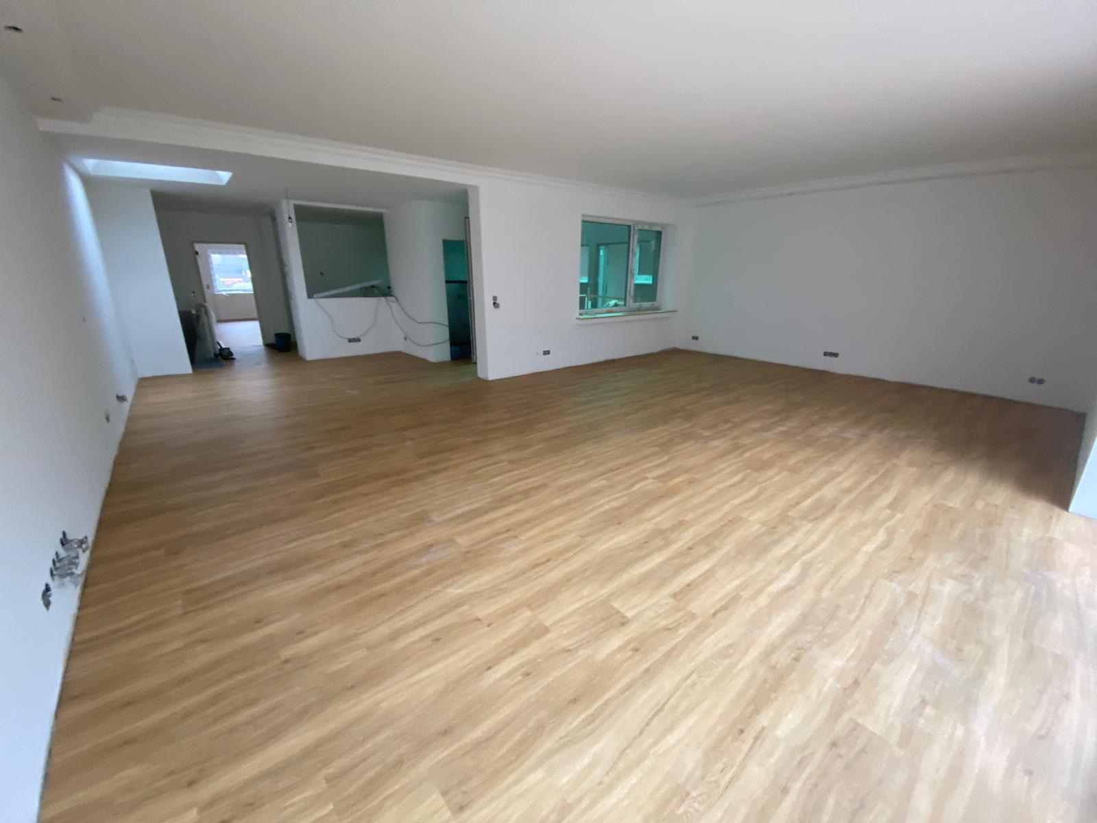 Sanierung der Bodenbeläge von zwei Bungalows – nachher