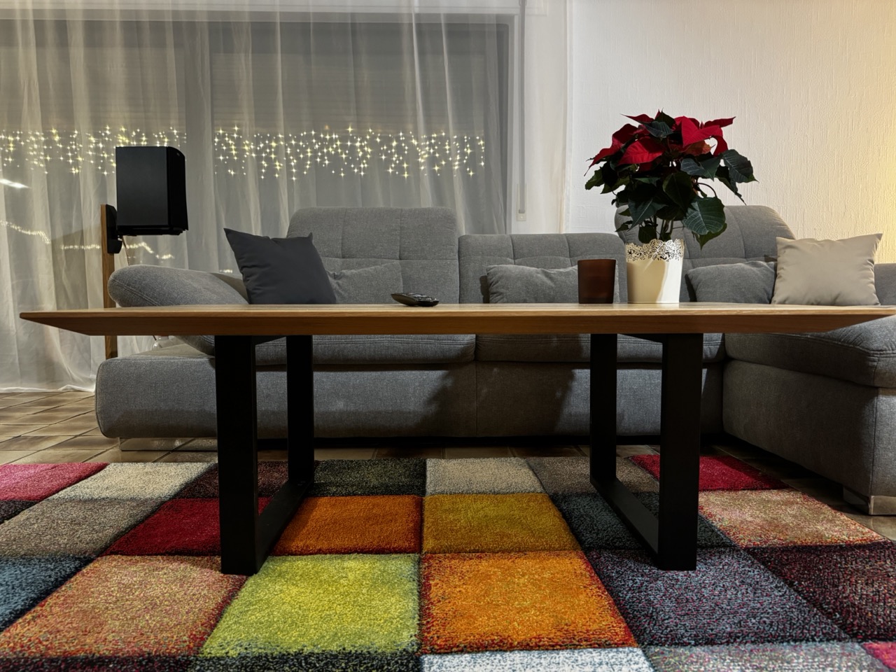 Moderner Couchtisch aus massiver Eiche – nachher