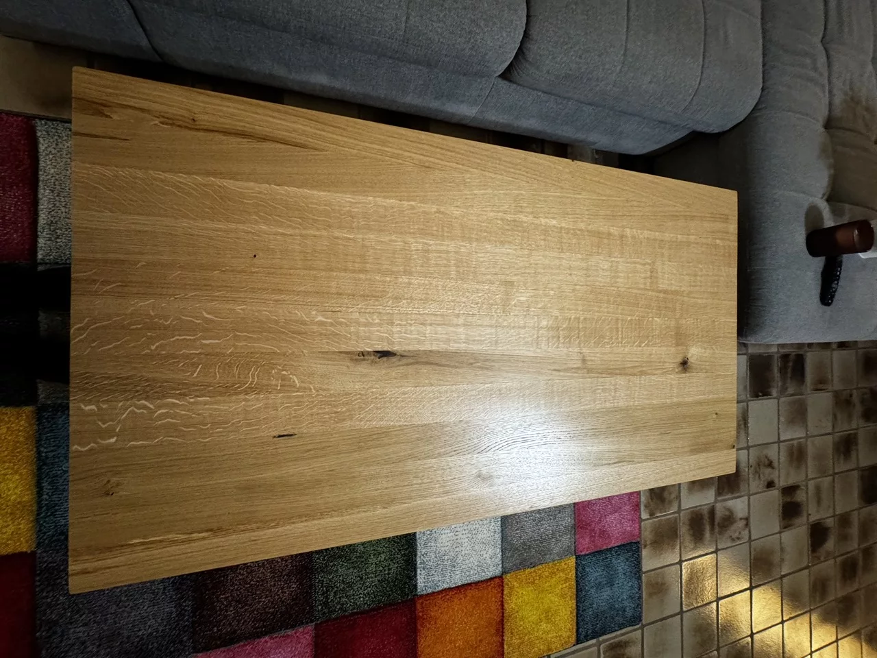 Nachher – Moderner Couchtisch aus massiver Eiche